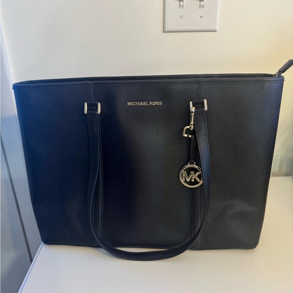 Michael Kors Handbags - Michael Kors Black Tote